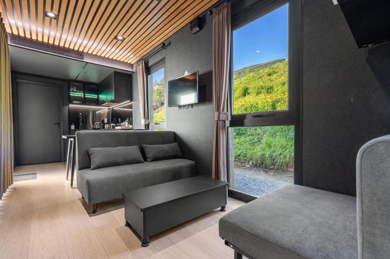 Sogndal Fjordpanorama Villa ภายนอก รูปภาพ
